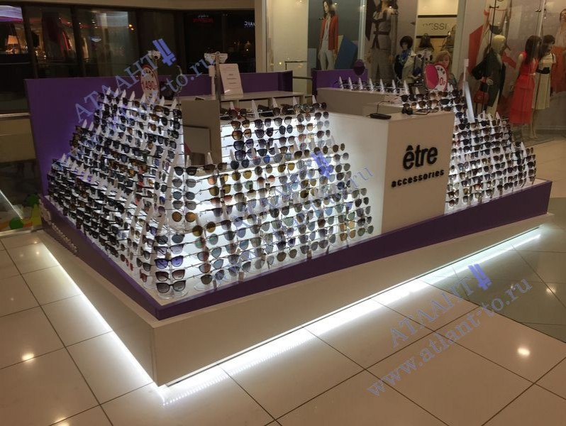 Остров открытой выкладки оптики в ТРЦ «Фестиваль»